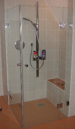 Egyedi zuhanykabin készítés